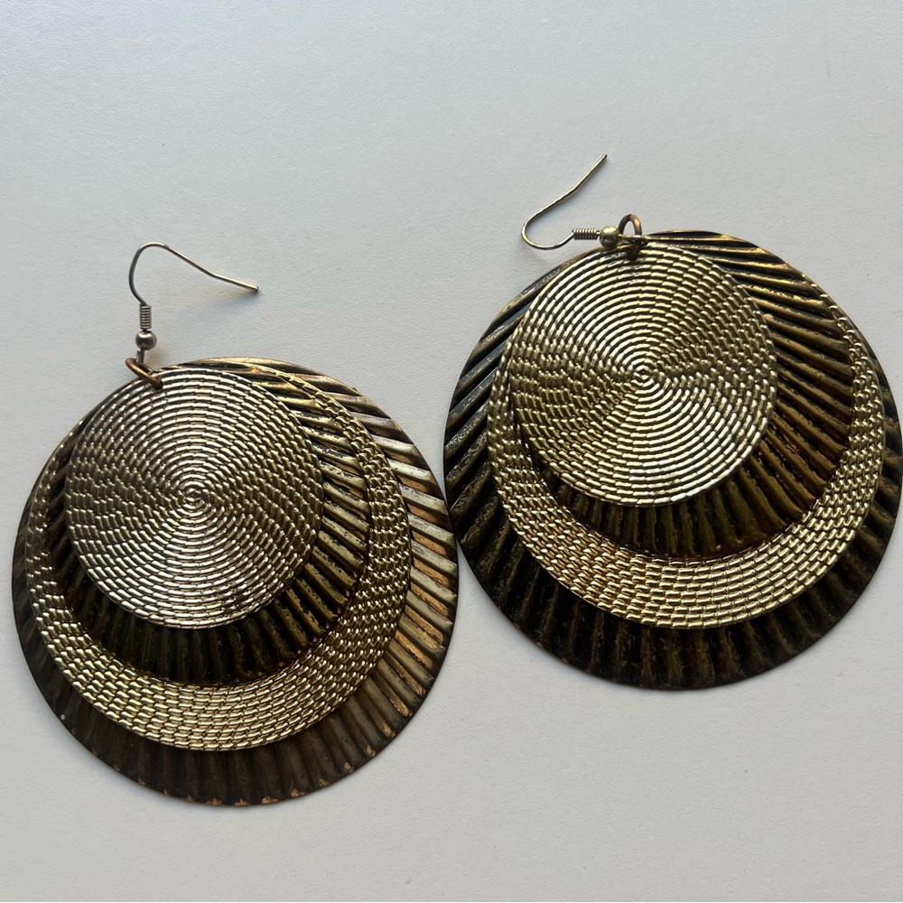Patterned Platted Gold Color Earrings
